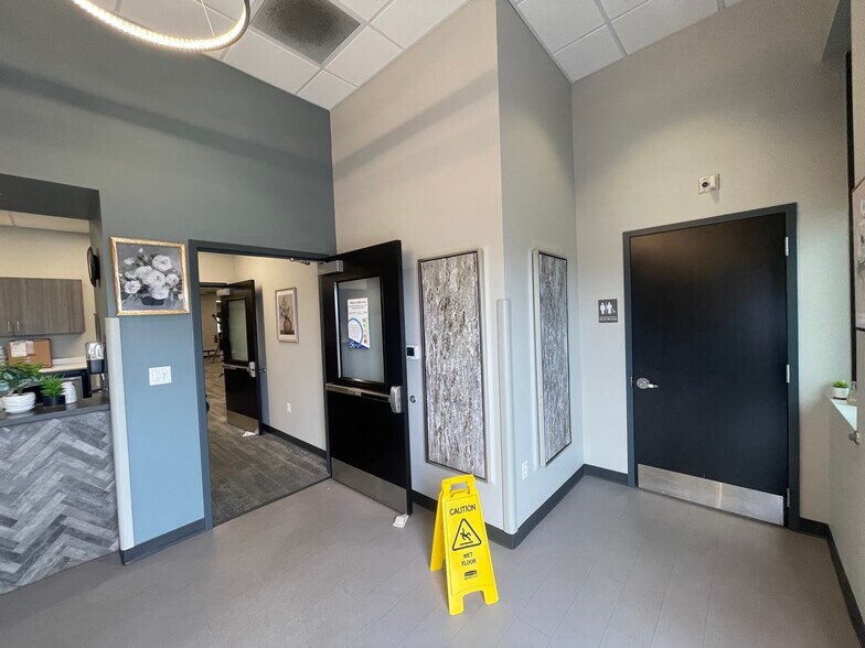 More Photos Of 1378 Union University Dr, Jackson General Retail For Lease