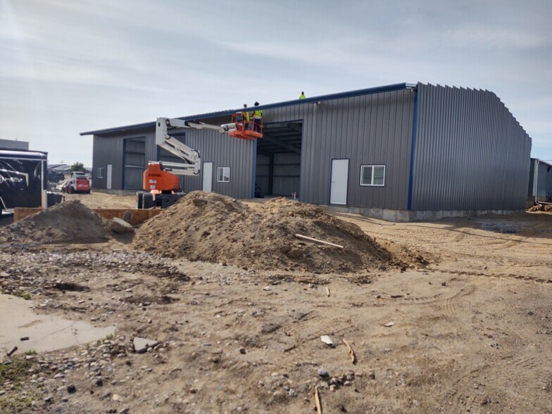 More Photos Of 801 Jane St, Casper Industrial For Lease