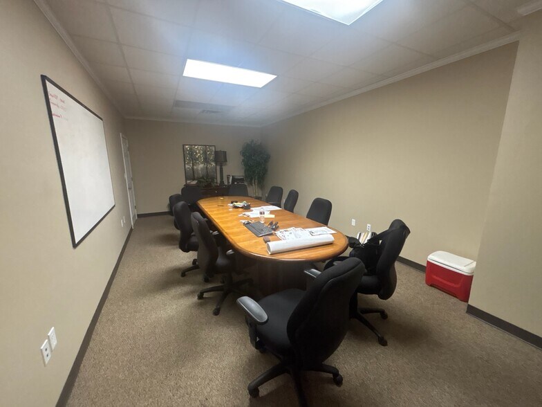 More Photos Of 9151 Youree Dr, Shreveport Distribution For Lease