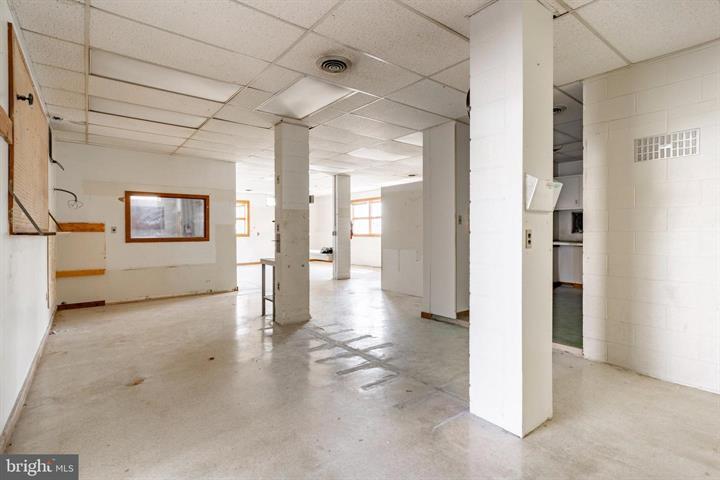 More Photos Of 915 N Hanover St, Elizabethtown Medical For Sale