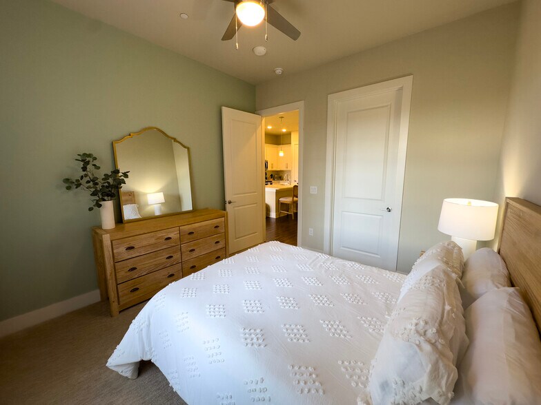 More Photos Of 2200 Carl D Silver Pky, Fredericksburg Apartments For Lease