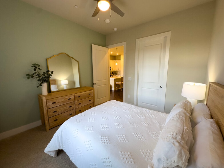 More Photos Of 2200 Carl D Silver Pky, Fredericksburg Apartments For Lease