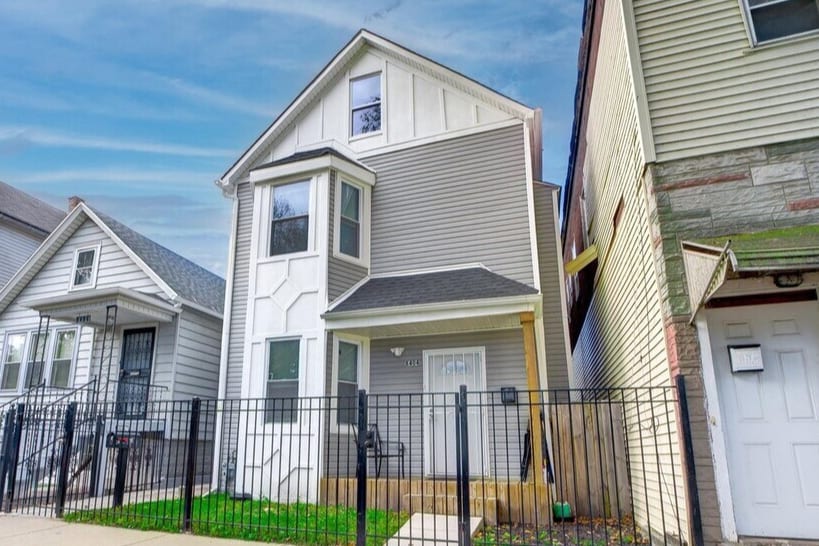 Primary Photo Of 8404 S Exchange Ave, Chicago Multifamily For Sale