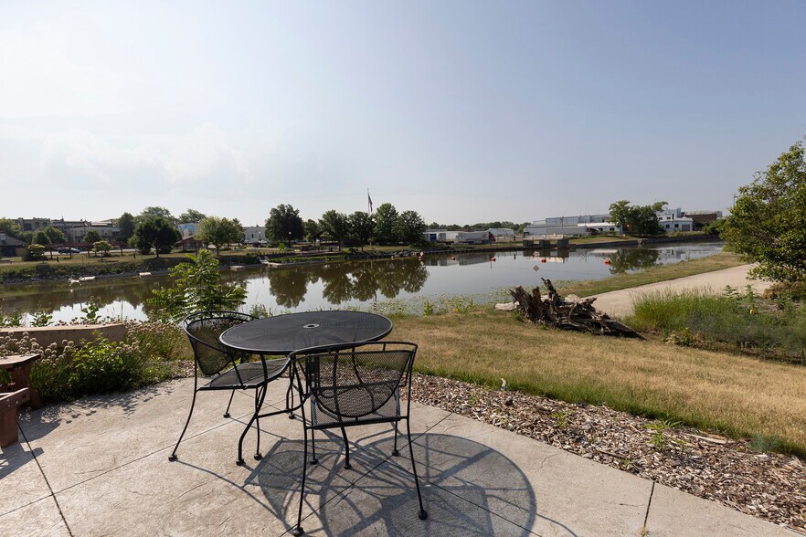 More Photos Of 200 W Milwaukee St, Jefferson Restaurant For Sale