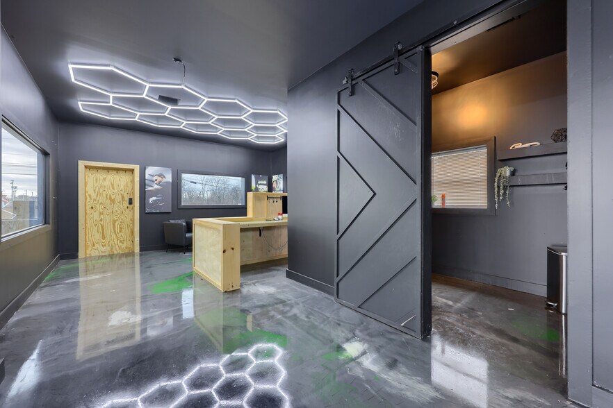 More Photos Of 1310 Manheim Pike, Lancaster Freestanding For Sale