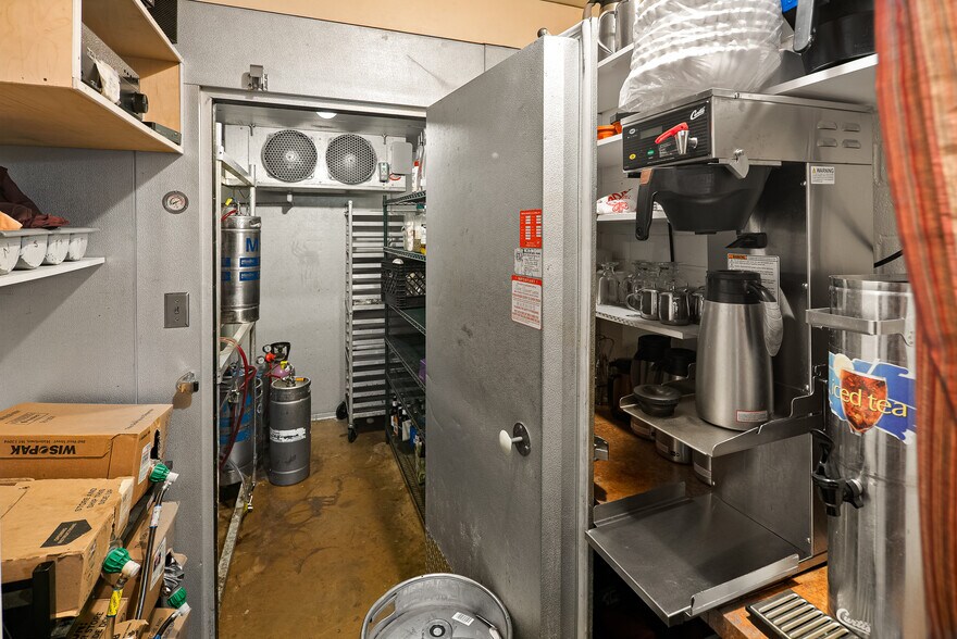 More Photos Of 102 E Pima St, Cottonwood Restaurant For Sale