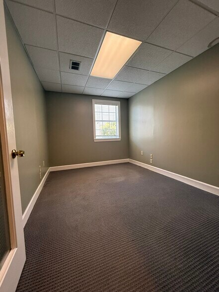 More Photos Of 180 E Bay St, Charleston Office For Lease