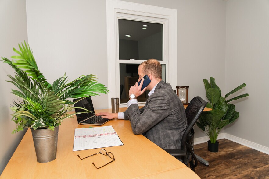 More Photos Of 45 N Chillicothe Rd, Aurora Office For Lease