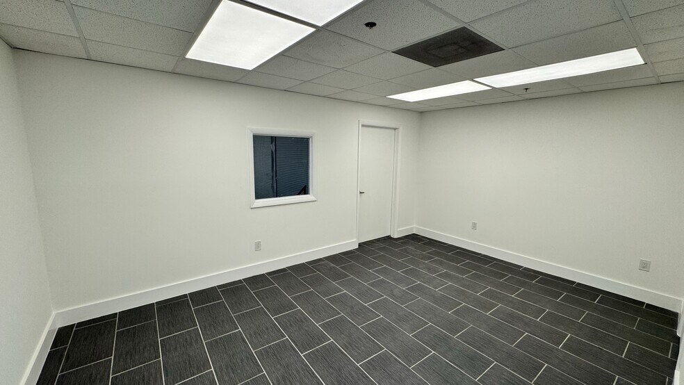 More Photos Of 7441-7571 NW 78th St, Medley Warehouse For Lease