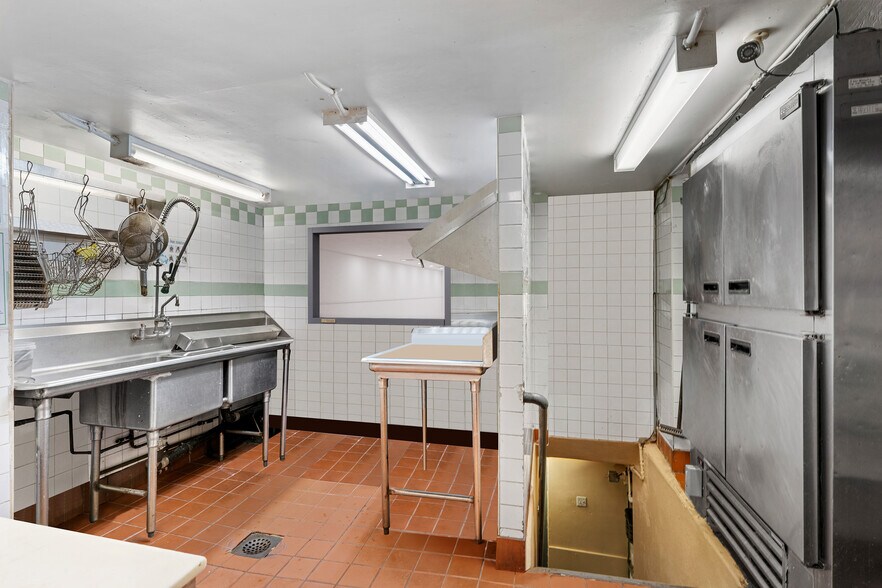 More Photos Of 358 W 23rd St, New York Multifamily For Sale