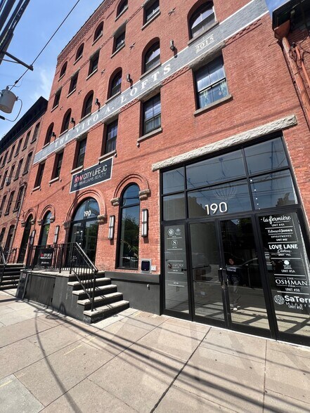 More Photos Of 190 Christopher Columbus Dr, Jersey City Office Residential For Lease