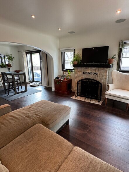 More Photos Of 1208 Poinsettia Dr, West Hollywood Apartments For Sale