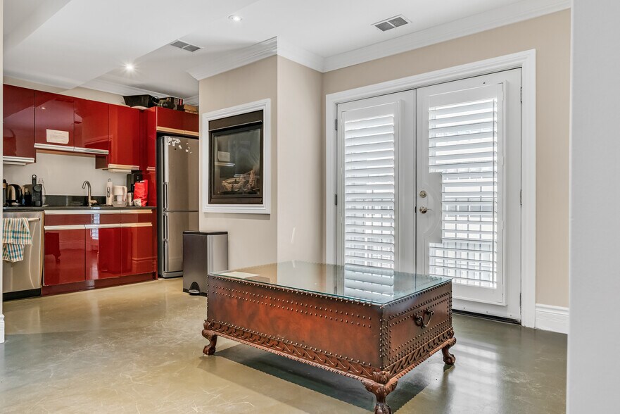 More Photos Of 15 Prince Arthur Ave, Toronto Office Residential For Lease