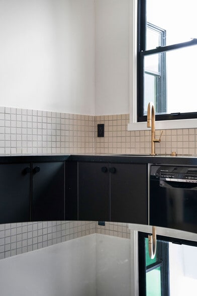 More Photos Of 3022 W Sunset Blvd, Los Angeles Storefront Retail Residential For Lease