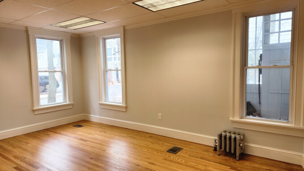 More Photos Of 28 Franklin Pl, Morristown Medical For Lease