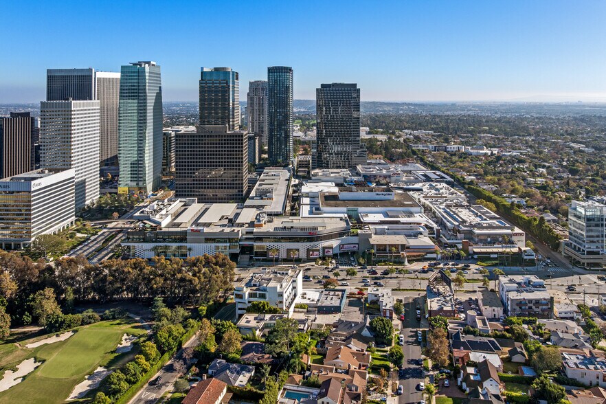 More Photos Of 10215 Santa Monica Blvd, Los Angeles Office For Sale
