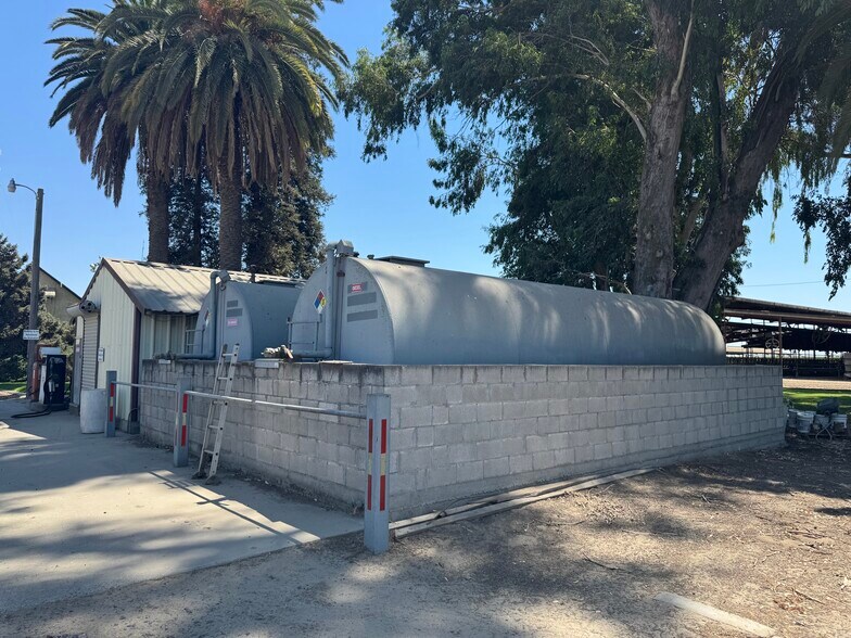 More Photos Of 18637 W Bradbury Rd, Delhi Truck Terminal For Lease