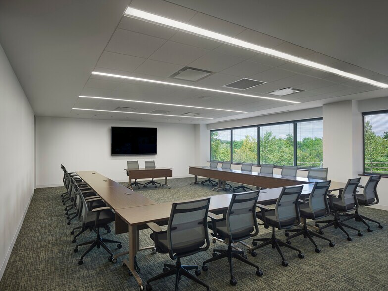 More Photos Of 1000 Westlakes Dr, Berwyn Unknown For Lease