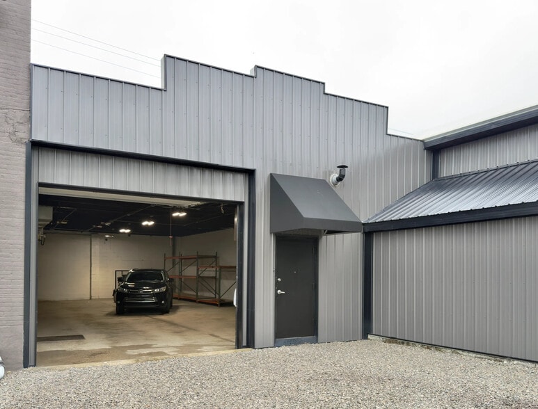 More Photos Of 1100 W Town St, Columbus Industrial For Sale