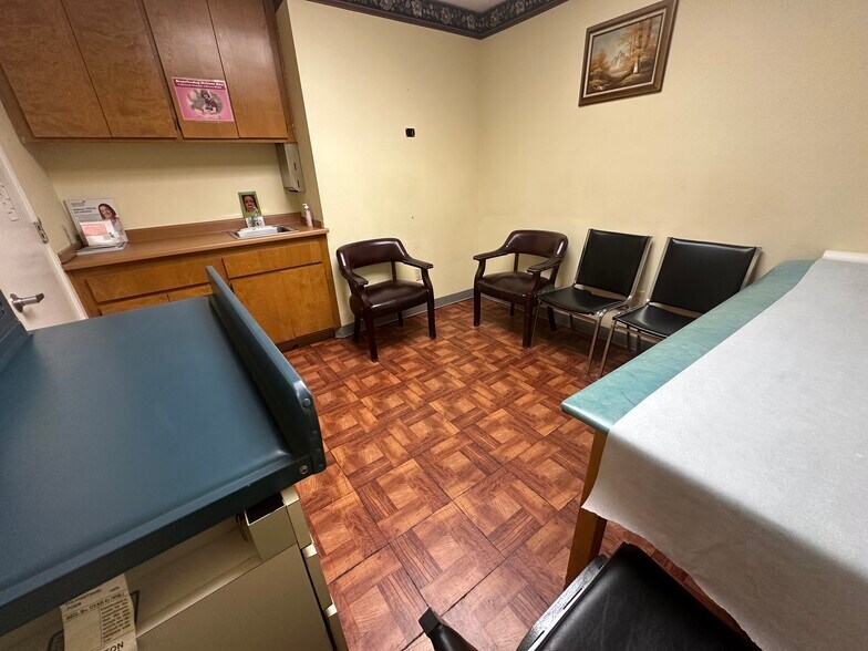 More Photos Of 750 E Latham Ave, Hemet Medical For Sale