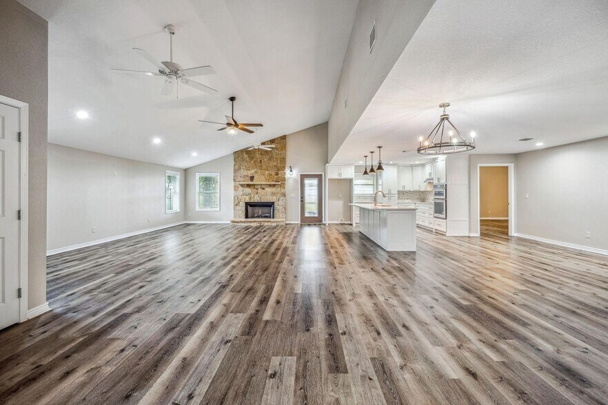 More Photos Of 7517 Us Highway 67, Stephenville Light Distribution For Sale