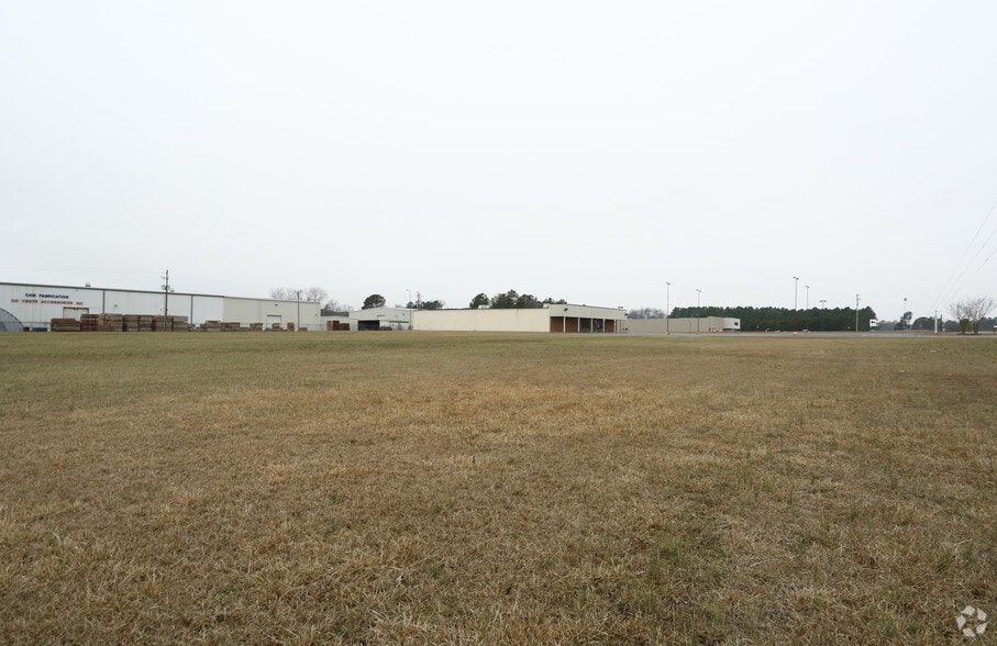 More Photos Of 620 Dr Donnie H Jones Jr Blvd, Princeton Freestanding For Lease