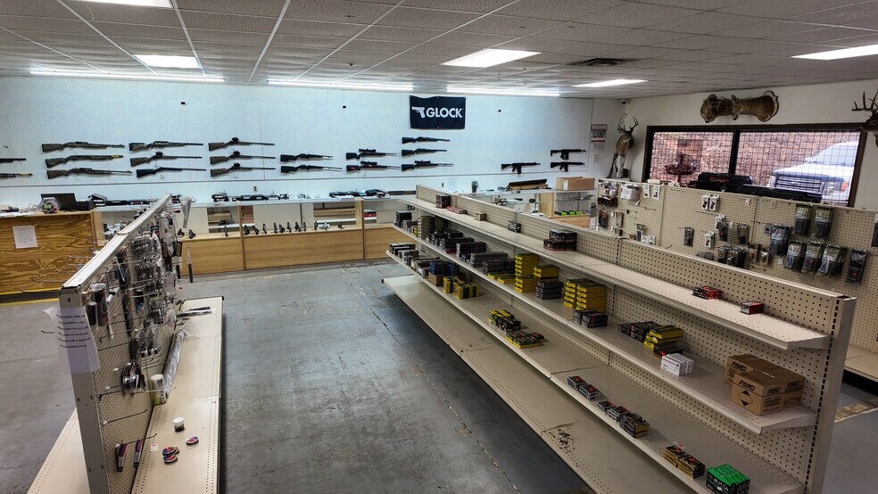 More Photos Of 45 Job Corp Rd, Pine Knot Flex For Sale