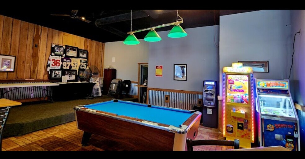 More Photos Of 310-390 El Dorado Dr, Jordan Unknown For Lease