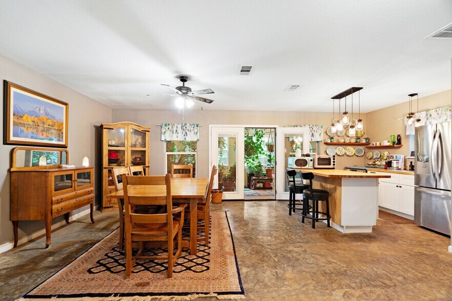 More Photos Of 821 County Road 43830, Paris Multifamily For Sale