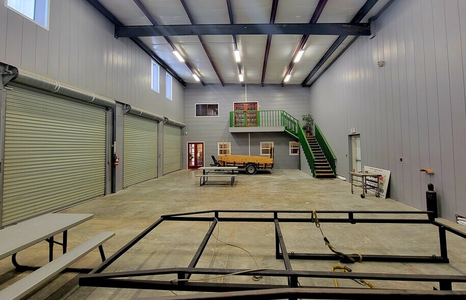More Photos Of 2605 William Tell St, Houston Industrial For Sale