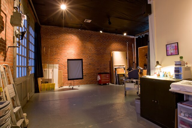 More Photos Of 660 N Thompson St, Portland Showroom For Sale