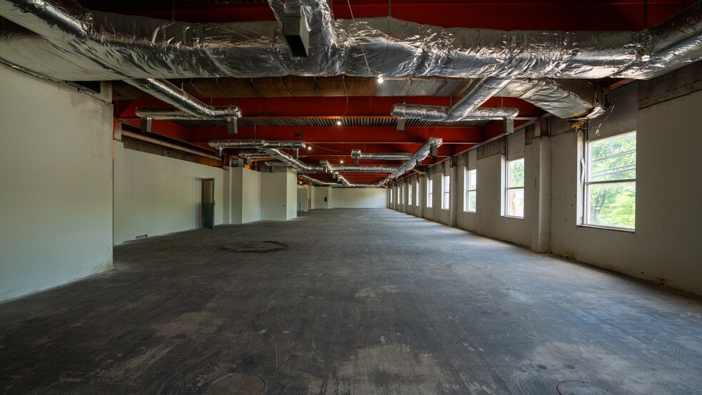 More Photos Of 469 N Sharpsville Ave, Sharon Industrial For Sale