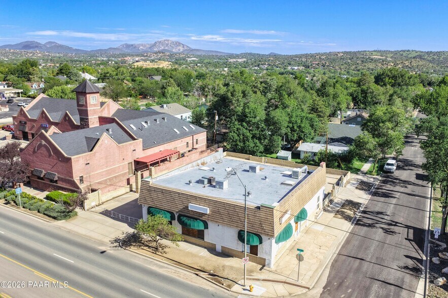 More Photos Of 620 E Gurley St, Prescott Restaurant For Sale