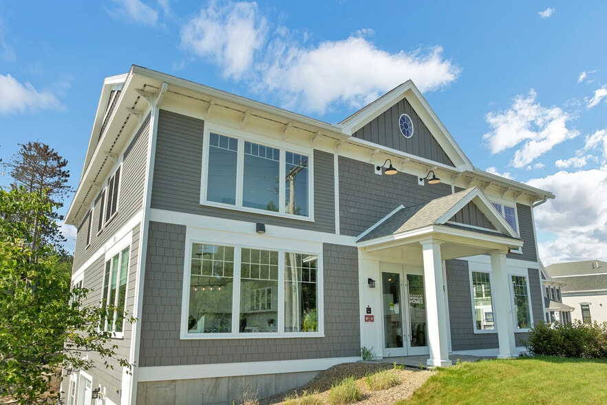 More Photos Of , Stratham Unknown For Sale