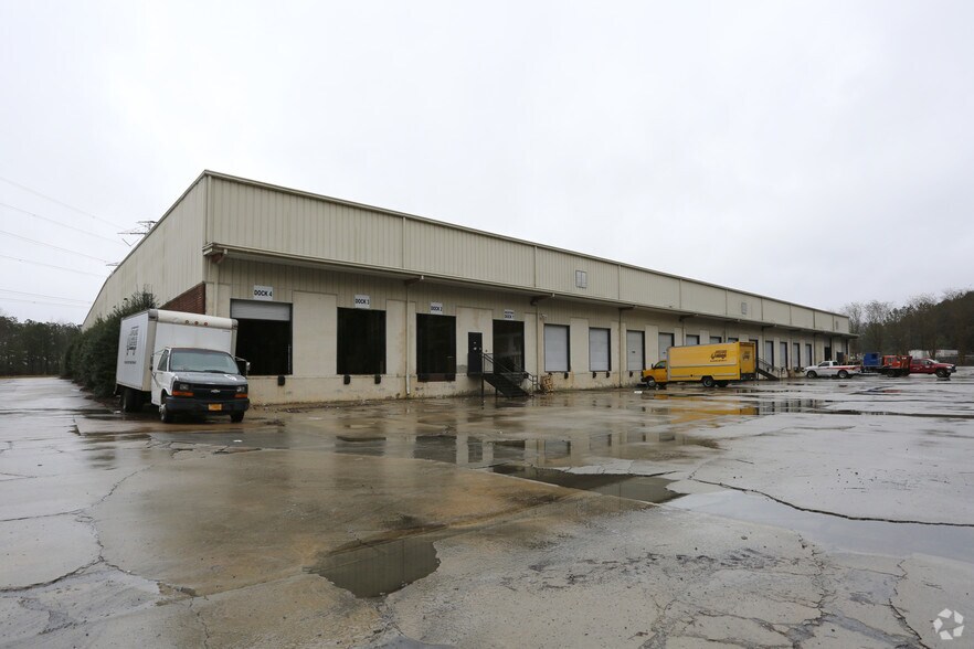 More Photos Of 8105 Cobb Center Dr, Kennesaw Warehouse For Lease