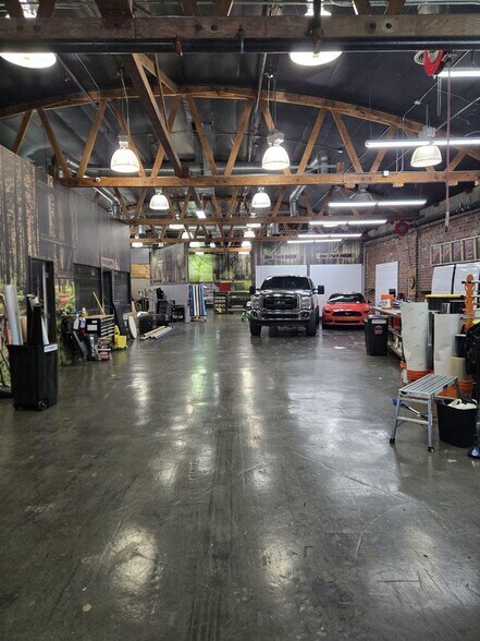 More Photos Of 202 W Palm Ave, Burbank Industrial For Lease