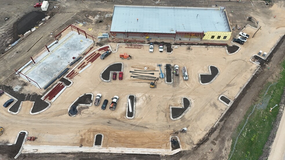 More Photos Of 2301 W San Antonio St, Lockhart Unknown For Lease