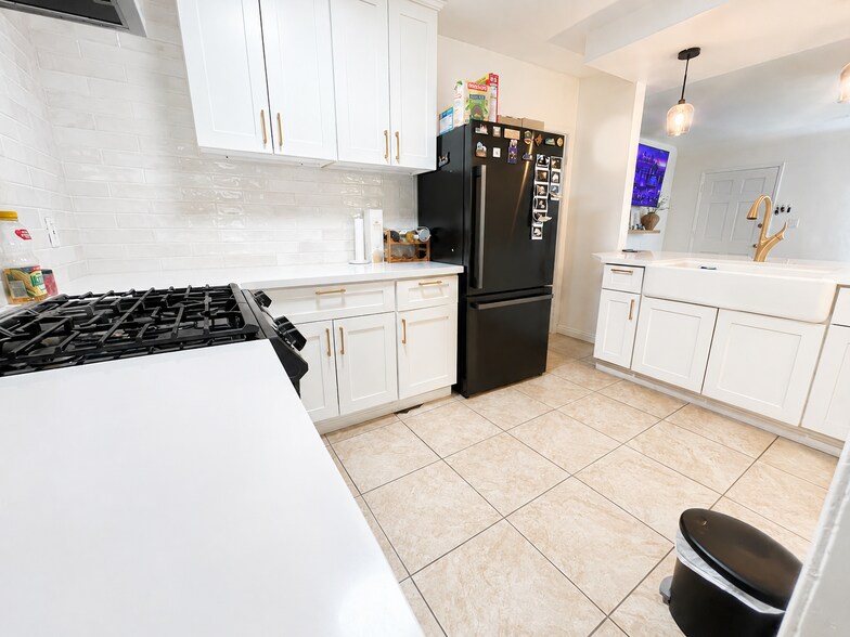 More Photos Of 1507 Pearl St, Bakersfield Apartments For Sale