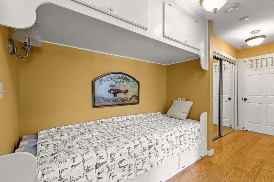 More Photos Of 258 Edgartown Vineyard Haven Rd, Edgartown Medical For Sale