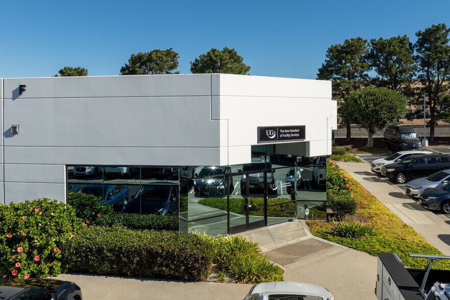 More Photos Of 15375 Barranca Pky, Irvine Light Distribution For Lease