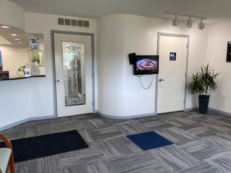 More Photos Of 2290 E Hill Rd, Grand Blanc Medical For Sale