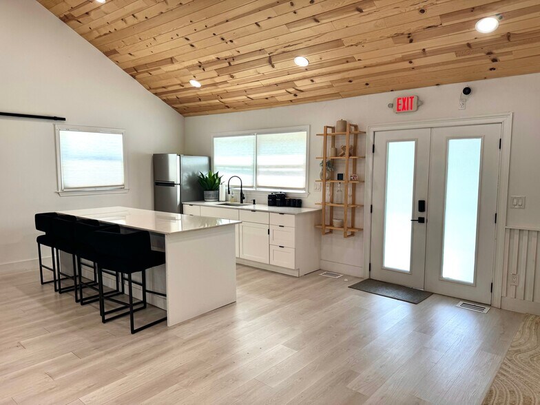 More Photos Of 4161 Roswell Rd NE, Atlanta General Retail For Sale