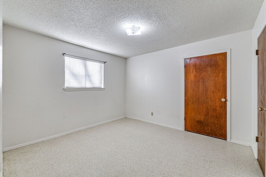 More Photos Of 1728 Pulliam St, San Angelo Apartments For Sale
