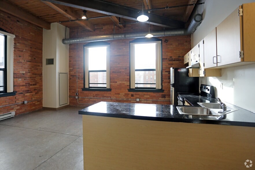 More Photos Of 87 N Clinton Ave, Rochester Apartments For Lease