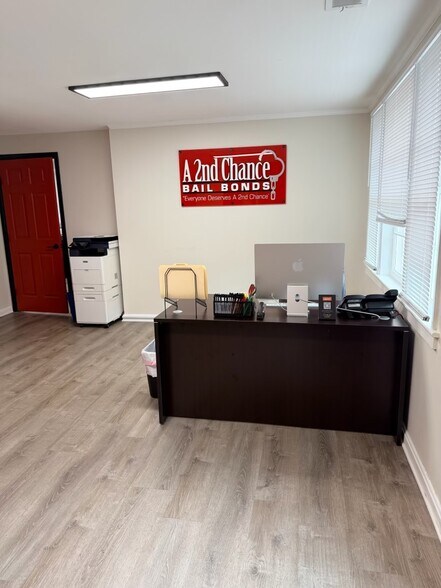 More Photos Of 1052 Powder Springs Rd SW, Marietta Office Residential For Lease