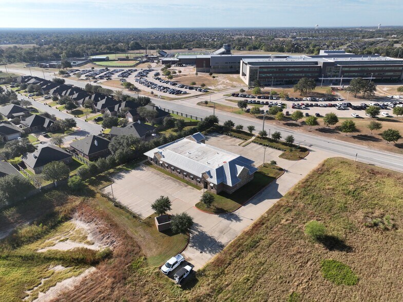 More Photos Of 4007 Victoria Ave, College Station Medical For Sale