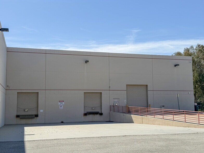 More Photos Of 28334 Industry Dr, Valencia Research And Development For Lease