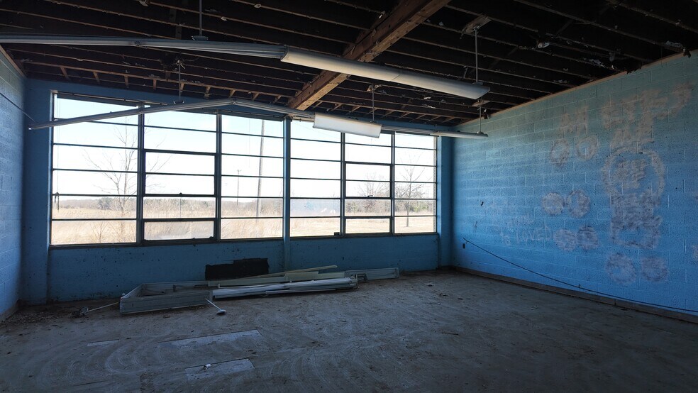 More Photos Of 11700 E Pleasant Lake Rd, Manchester Office For Lease