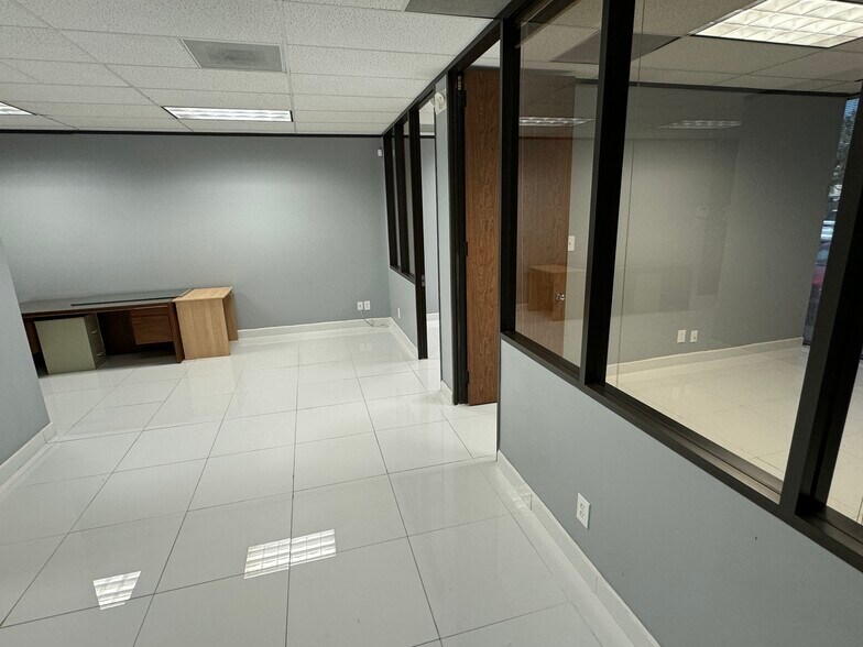 More Photos Of 1220 Blalock Rd, Houston Office For Lease