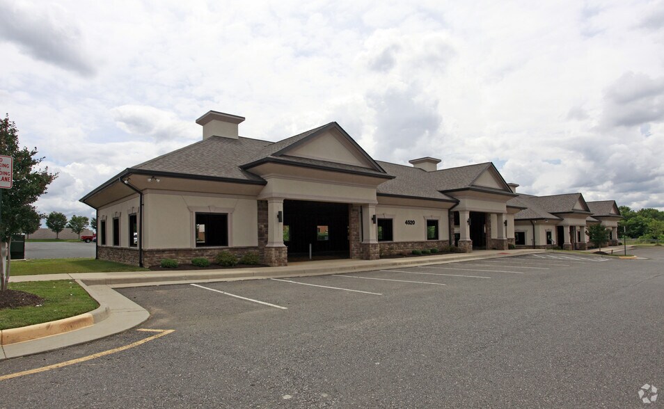 More Photos Of 4520 Plank Rd, Fredericksburg Medical For Lease
